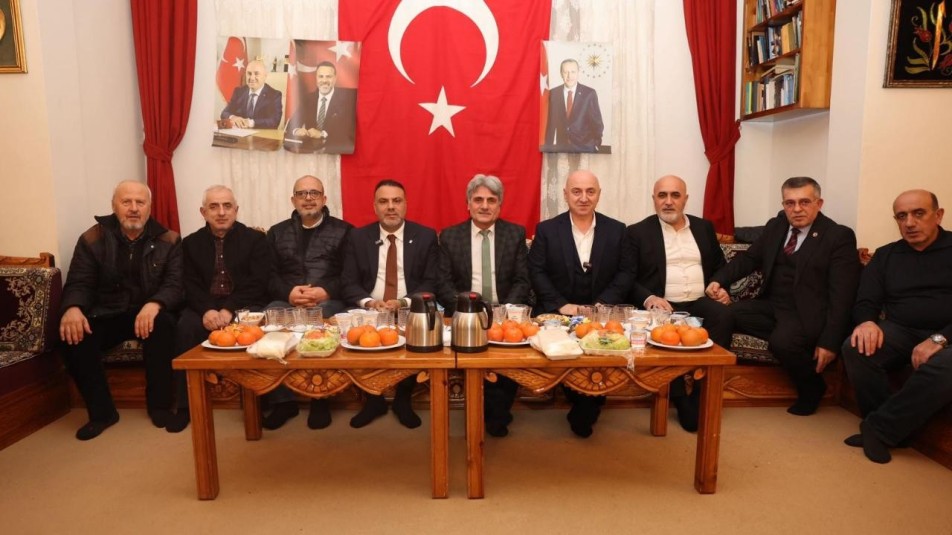 Şakar: Siyaset istişare etmektir!