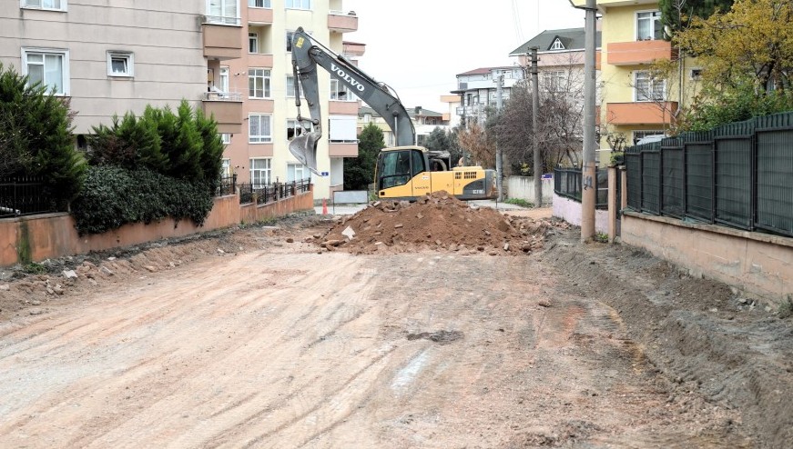Darıca Özbay Sokak'ta yol yenileme çalışmaları sürüyor