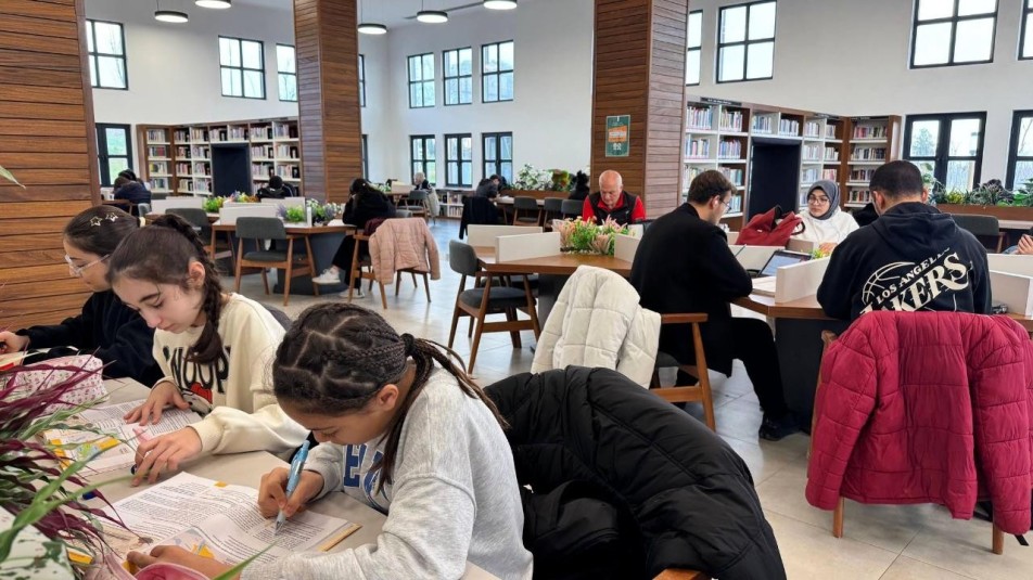 Kütüphaneler yarıyıl tatilinde cıvıl cıvıl