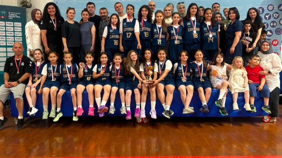Çayırova Belediyesi sporcuları, başarıdan başarıya koşuyor