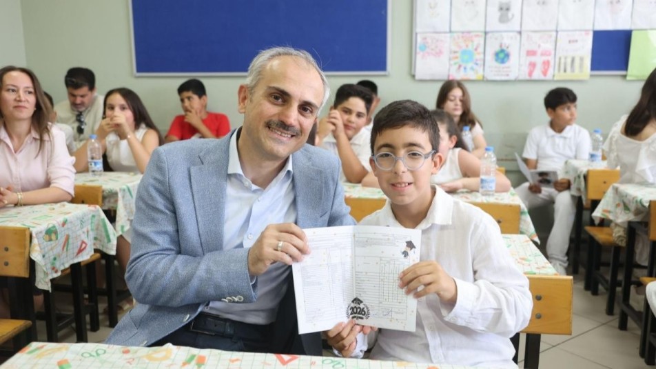 Çayırova'da karne coşkusu yaşandı