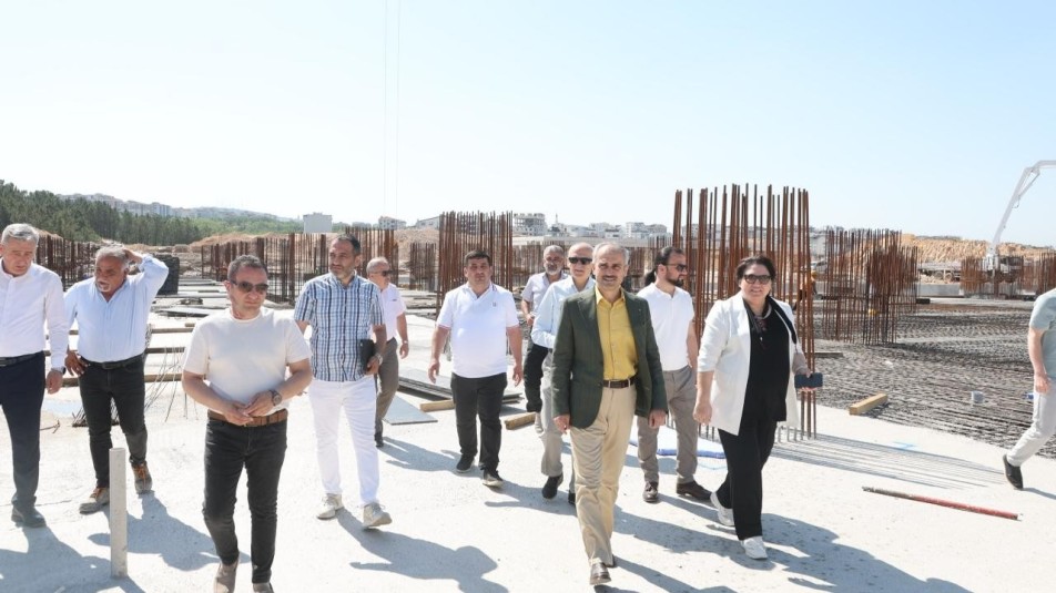 Çiftçi, Çayırova Devlet Hastanesi inşaatını inceledi