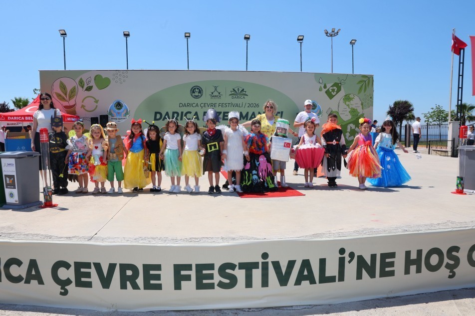 Darıca'da Çevre Seferberliği: Minikler Geri Dönüşüm Kıyafetleriyle Podyuma Çıktı