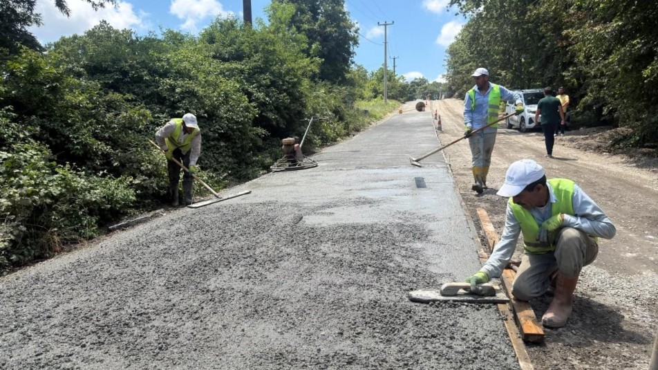 Gebze Duraklı'da beton yol onarılıyor