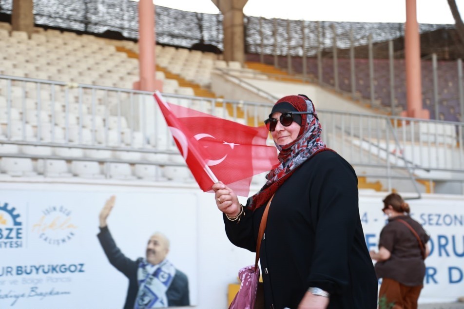 Gebzeli Kadınlar Sağlık ve Sosyalleşme İçin Piste Çıktı: "Adım At, Havan Değişsin"