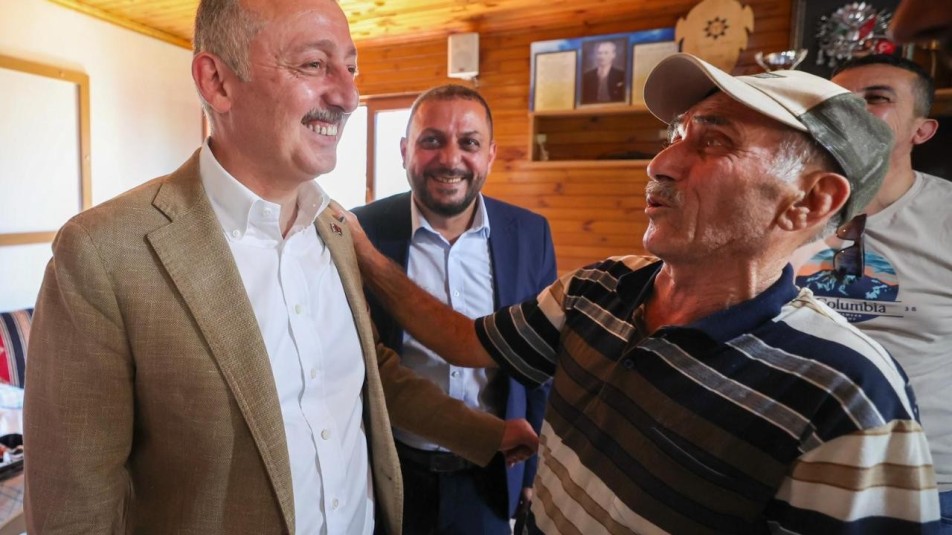 Yörükler'den Başkan Büyükakın'a şiirli karşılama
