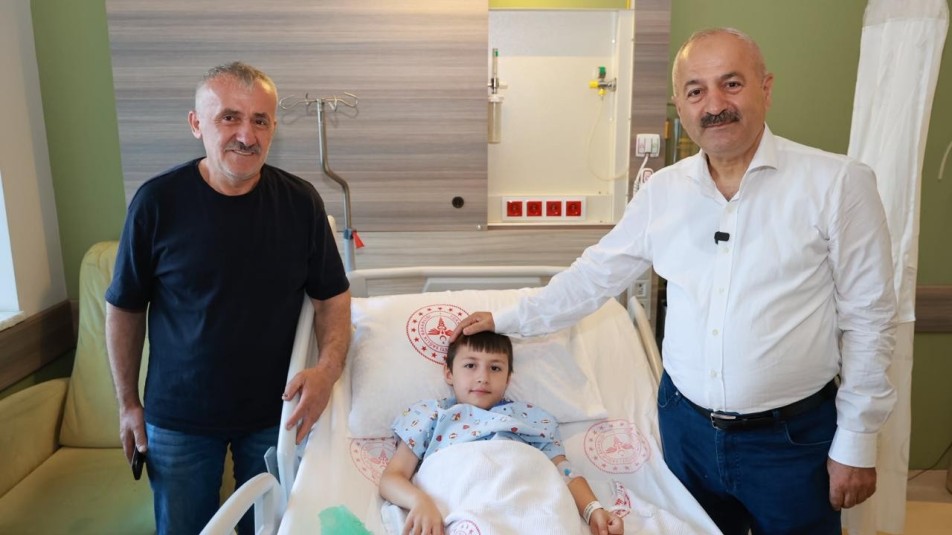 Başkan Büyükgöz'den Sünnet Çocuklarına Moral Ziyareti